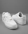 Classic White Low-Top Sneakers Fw-0178